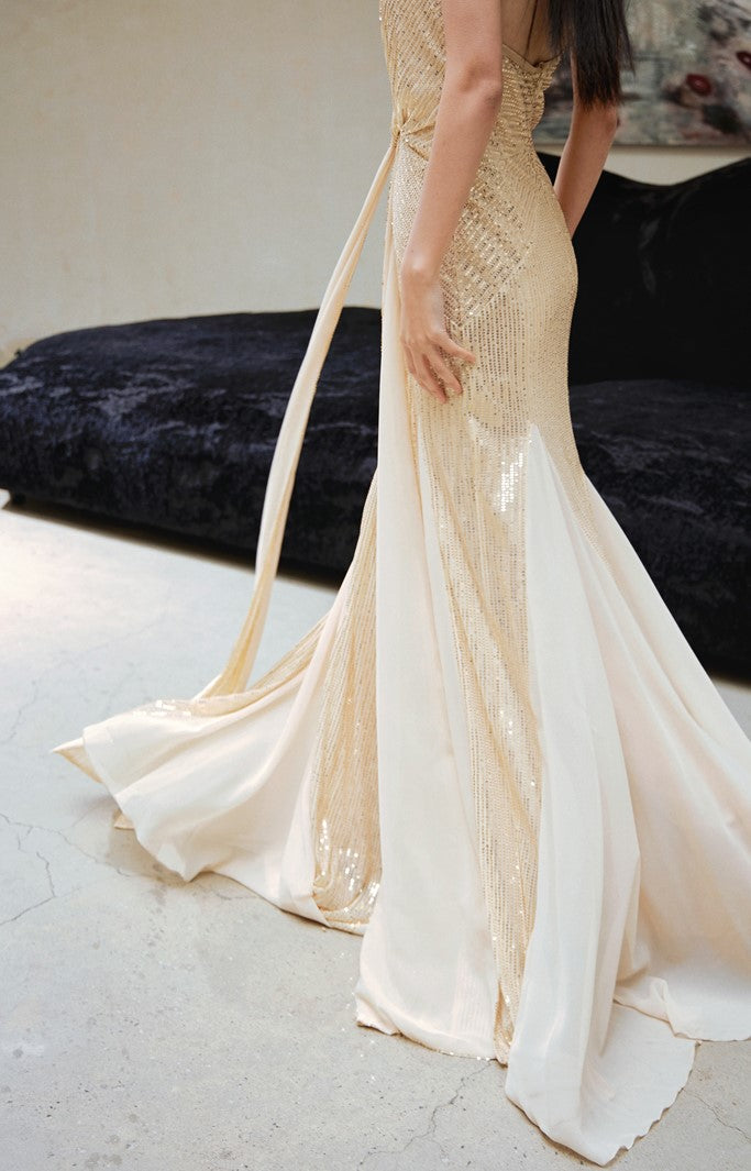 DOLLY Elegant Gold Sleeveless Halter Neck Long Fish Tail Banquet Dress- Carly