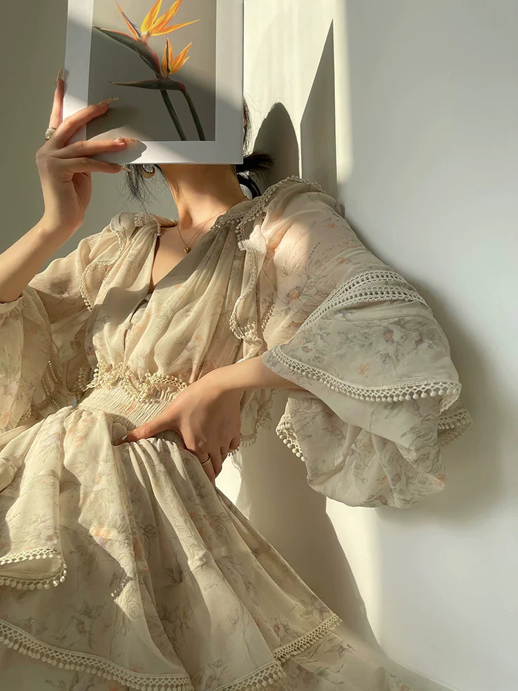 Aconiconi Elegant V-Neck Palace Sleeve Short layered  Dress-Lanshan Qimeng