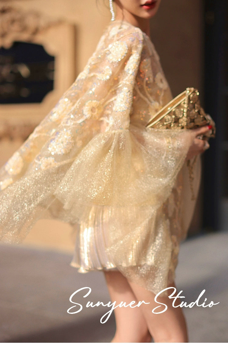 Exquisite Three-dimensional flower cape top + gilt wavy short suit set - Ilyia