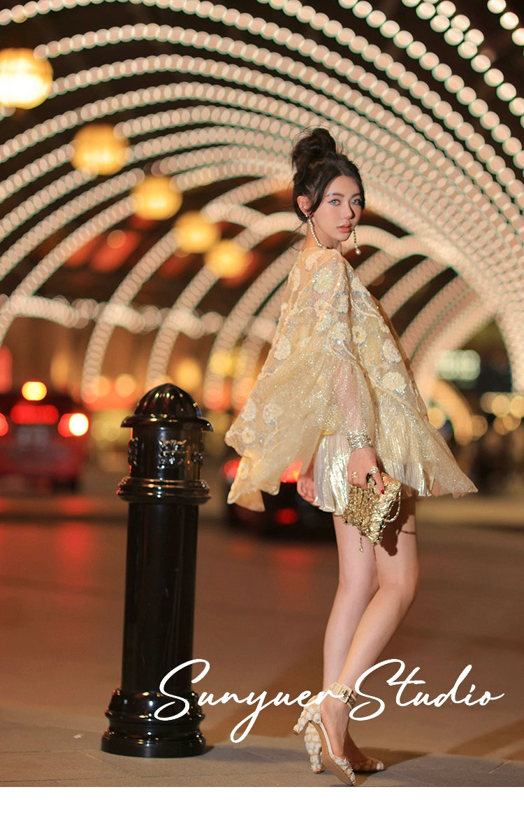 Exquisite Three-dimensional flower cape top + gilt wavy short suit set - Ilyia