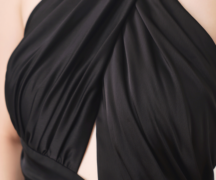 DOLLY Luxury Black Swan Cross Feather Halterneck Backless Date Dress-PRAGYA