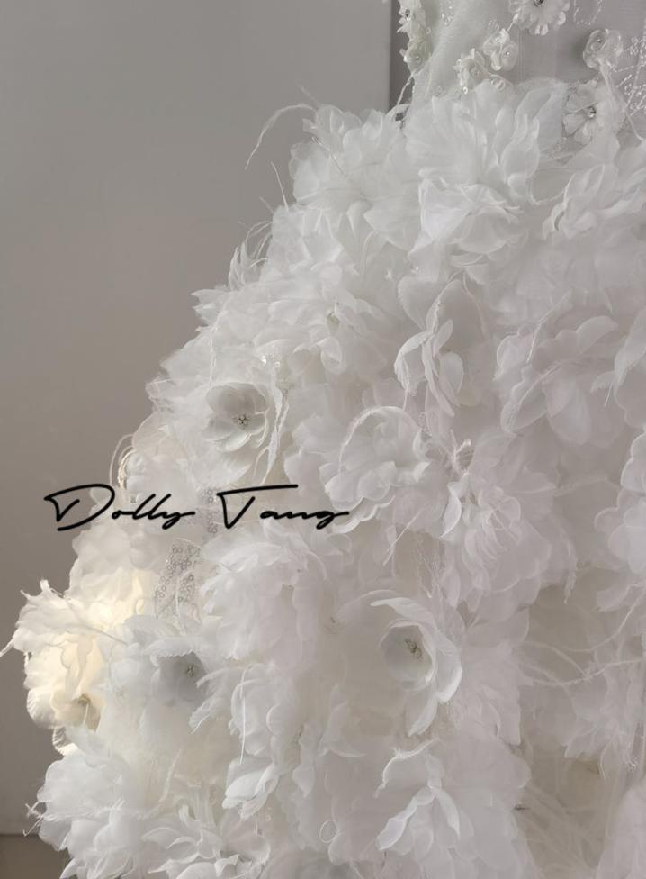 DOLLY Elegant White Embroidery Sleeveless short full Wedding Dress-Benny