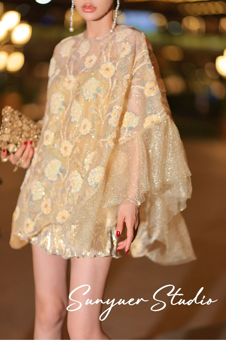 Exquisite Three-dimensional flower cape top + gilt wavy short suit set - Ilyia