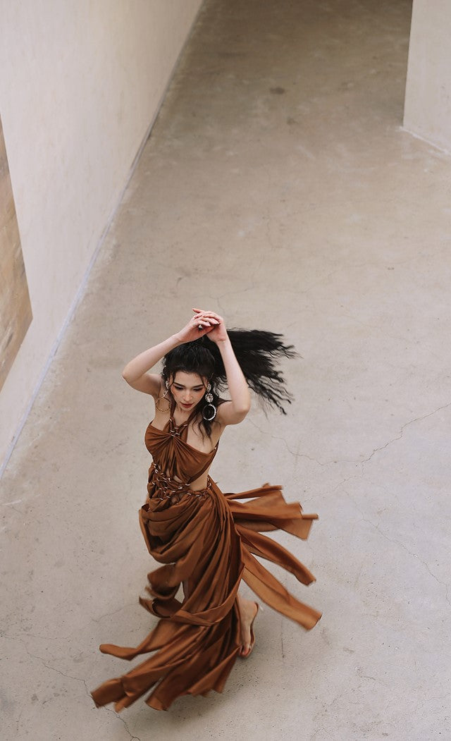DOLLY Elegant Brown Halter Neck Loose High Waist Pleated Resort Dress-VEe