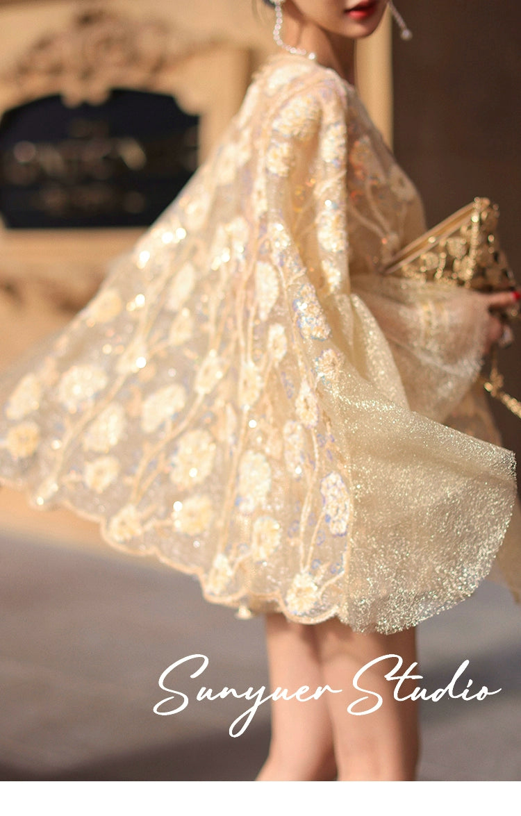Exquisite Three-dimensional flower cape top + gilt wavy short suit set - Ilyia