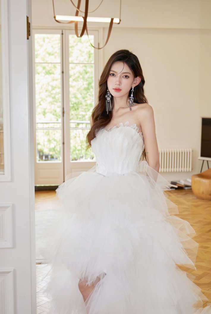 DOLLY Luxury White Feather Tube Top Sleeveless Trail Wedding Dress-ATHINA
