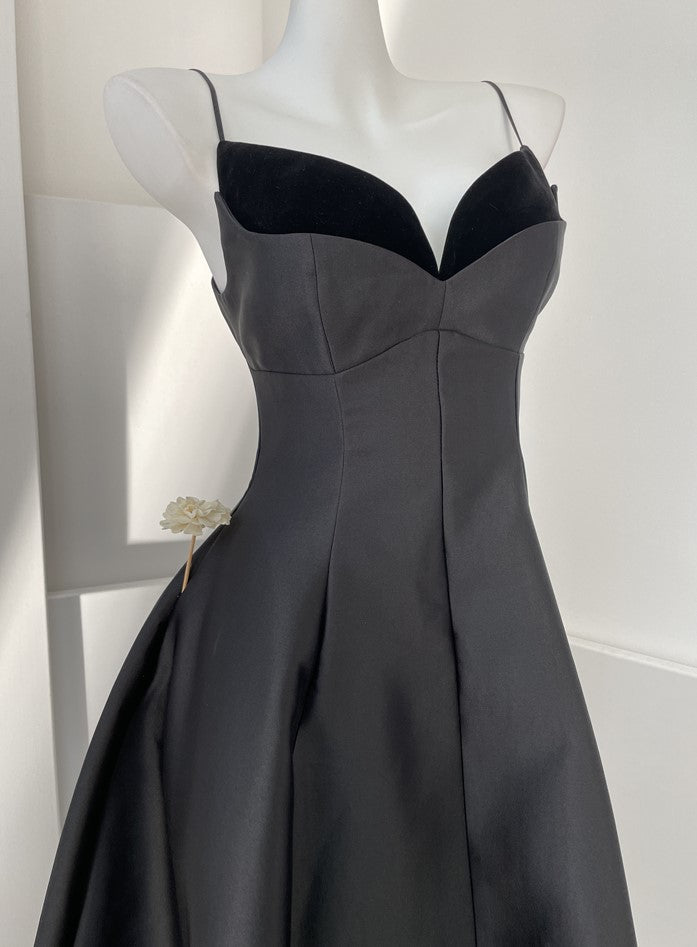 DOLLY Elegant Black French Style V-Neck High Waist A-line Suspender Date Dress-NECHE (V)