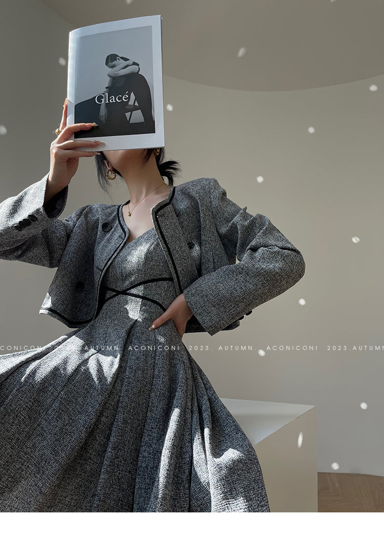 Aconiconi  Elegant gray pleated dress and short jacket - Kawashima Girl