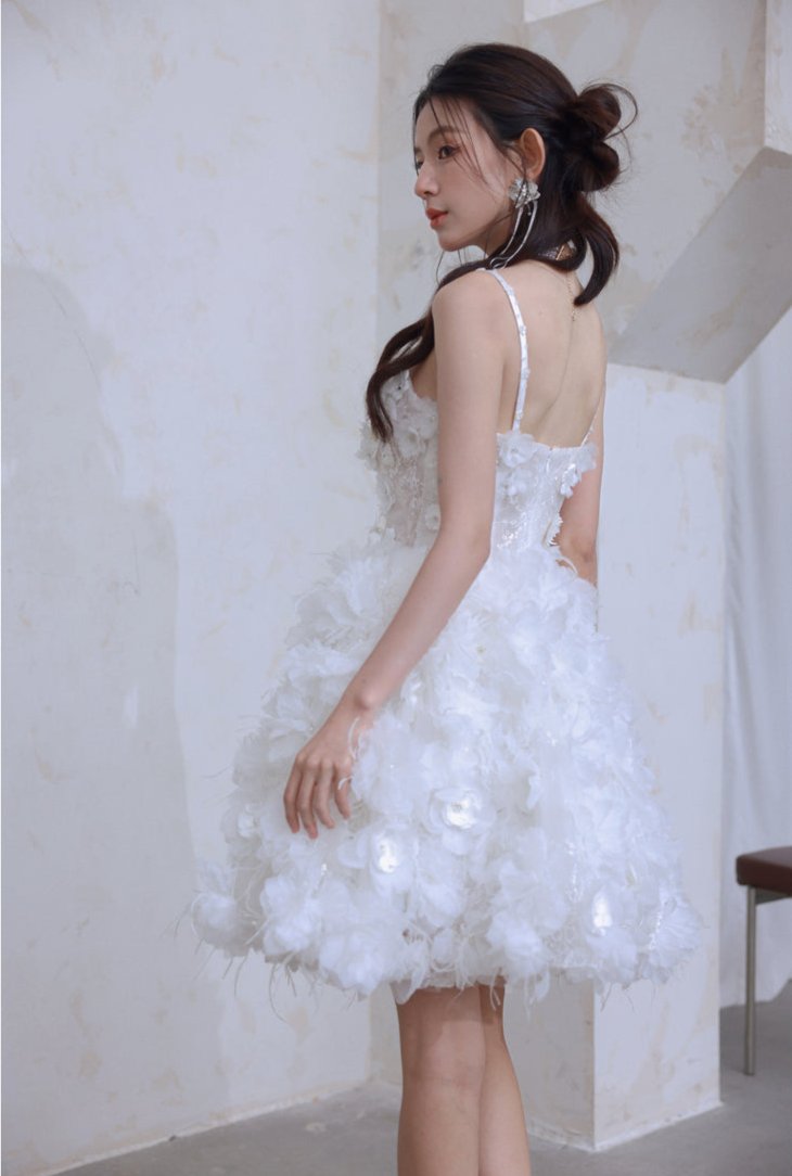 DOLLY Elegant White Embroidery Sleeveless short full Wedding Dress-Benny
