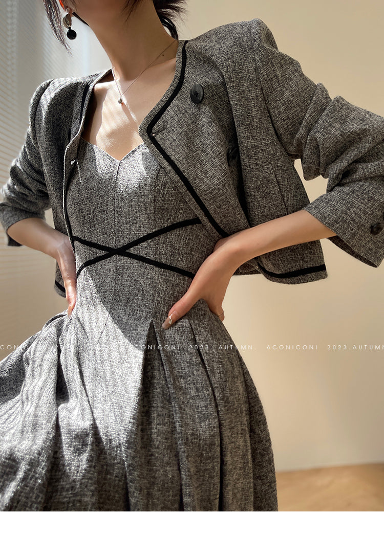 Aconiconi  Elegant gray pleated dress and short jacket - Kawashima Girl