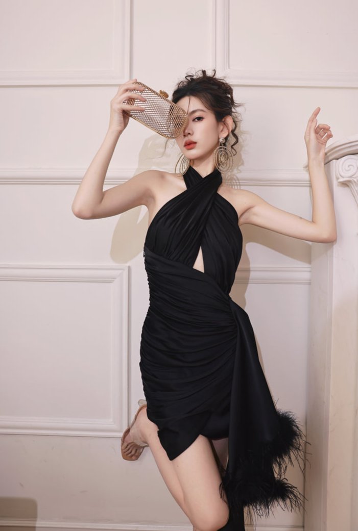 DOLLY Luxury Black Swan Cross Feather Halterneck Backless Date Dress-PRAGYA