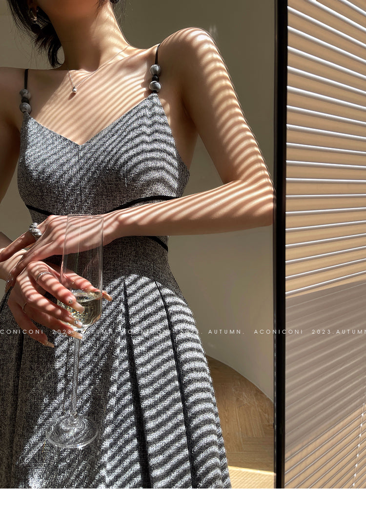 Aconiconi  Elegant gray pleated dress and short jacket - Kawashima Girl