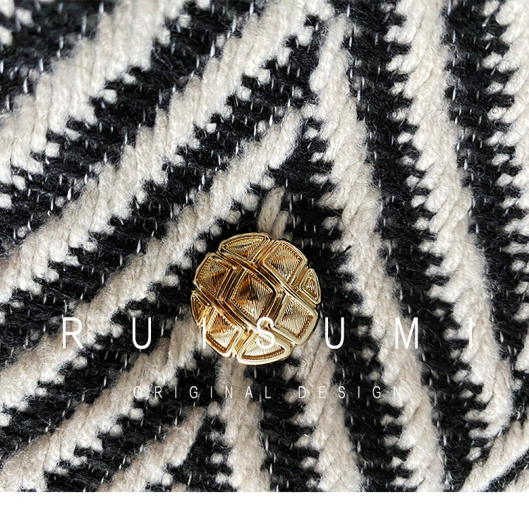 Design sense niche high-end black and white herringbone stitching classic suit collar long coat- Duli