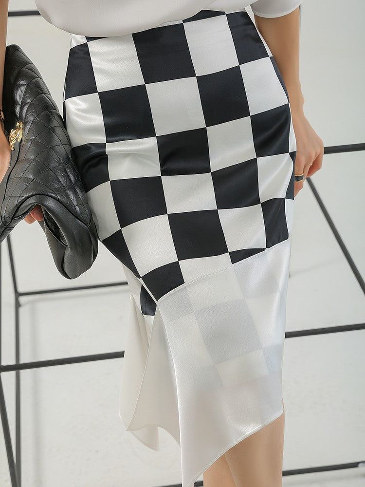 Huanzi custom triacetic acid silk checkerboard irregular black and white skirt - Rota