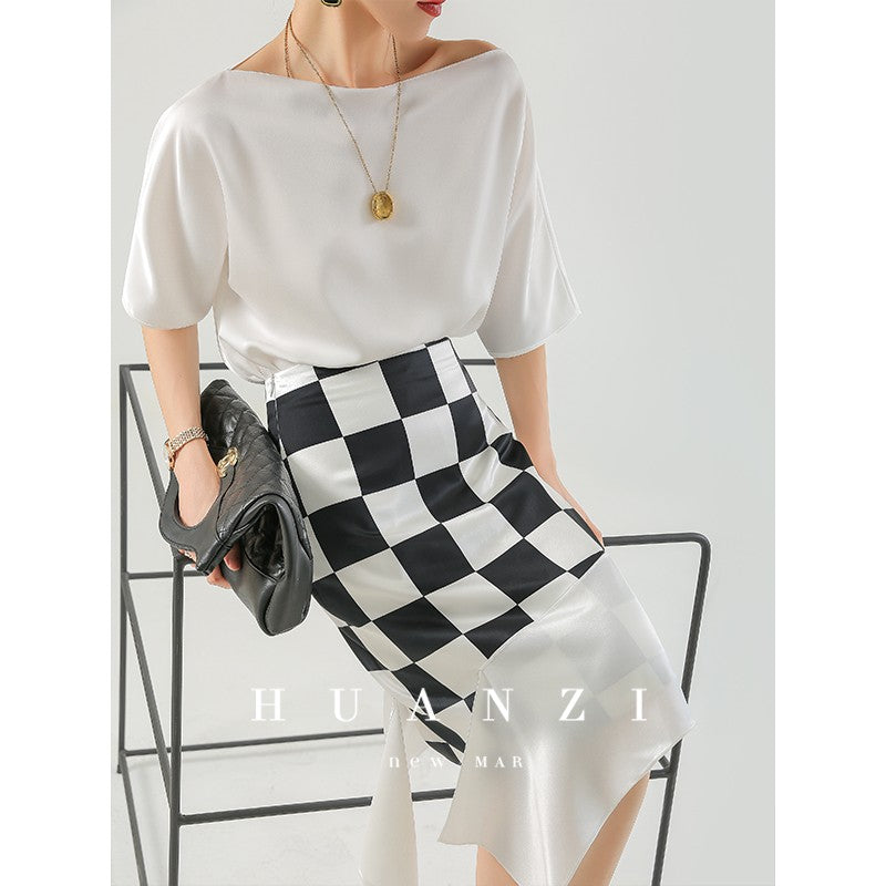 Huanzi custom triacetic acid silk checkerboard irregular black and white skirt - Rota