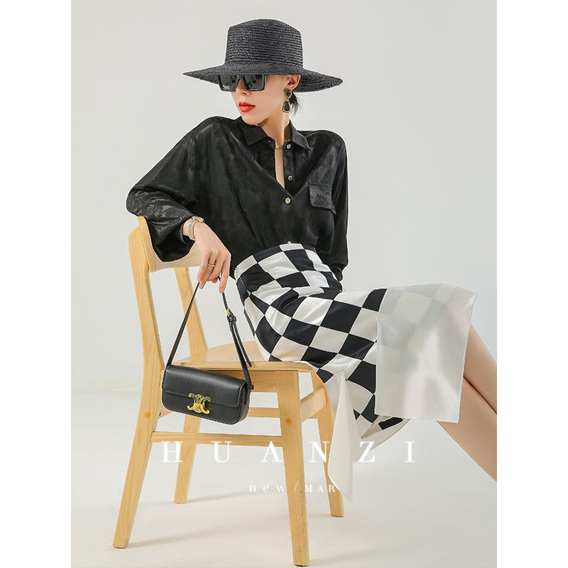 Huanzi custom triacetic acid silk checkerboard irregular black and white skirt - Rota