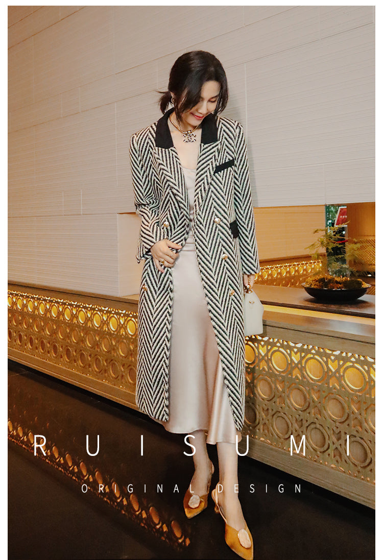 Design sense niche high-end black and white herringbone stitching classic suit collar long coat- Duli