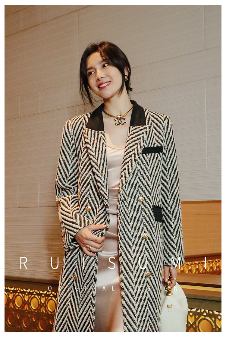 Design sense niche high-end black and white herringbone stitching classic suit collar long coat- Duli