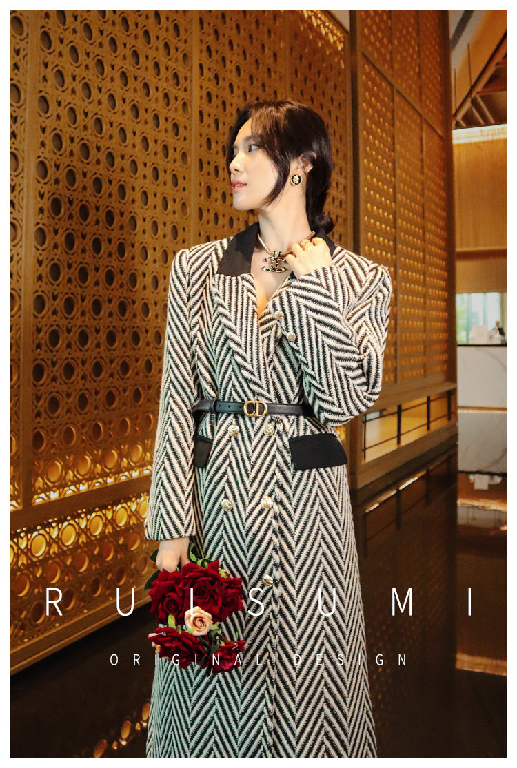 Design sense niche high-end black and white herringbone stitching classic suit collar long coat- Duli