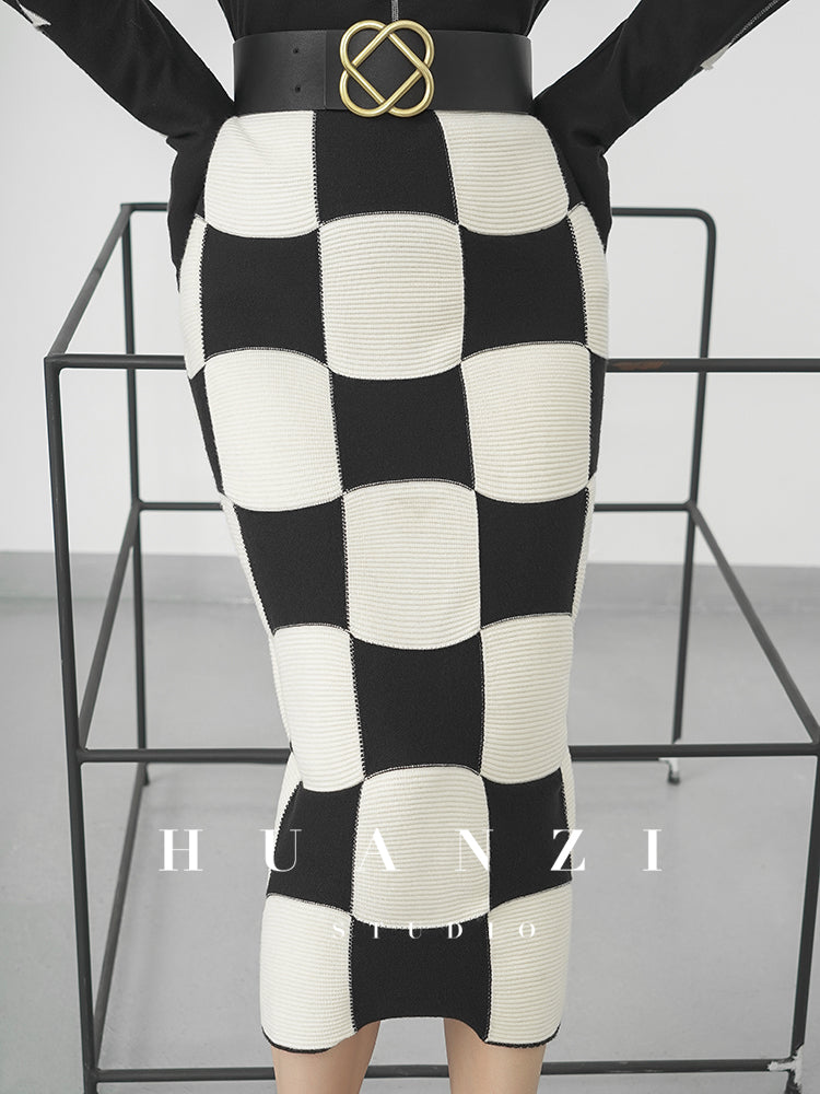 Huanzi classic black and white checkerboard high waist slim knitted fishtail skirt for women- Tiloa