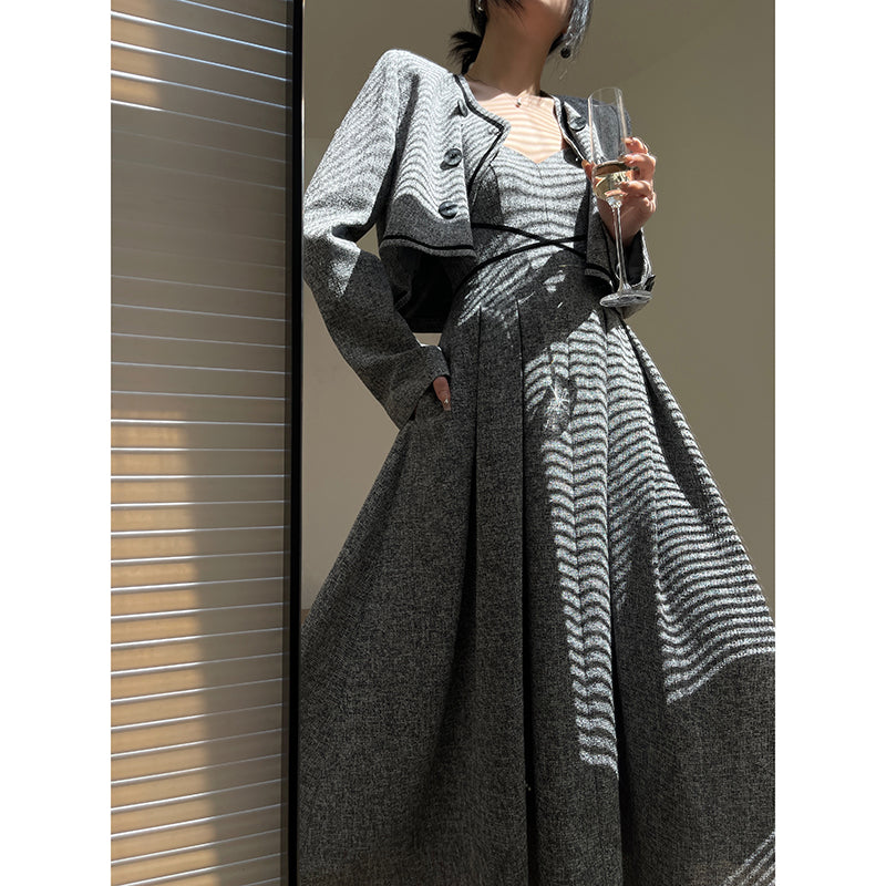 Aconiconi  Elegant gray pleated dress and short jacket - Kawashima Girl