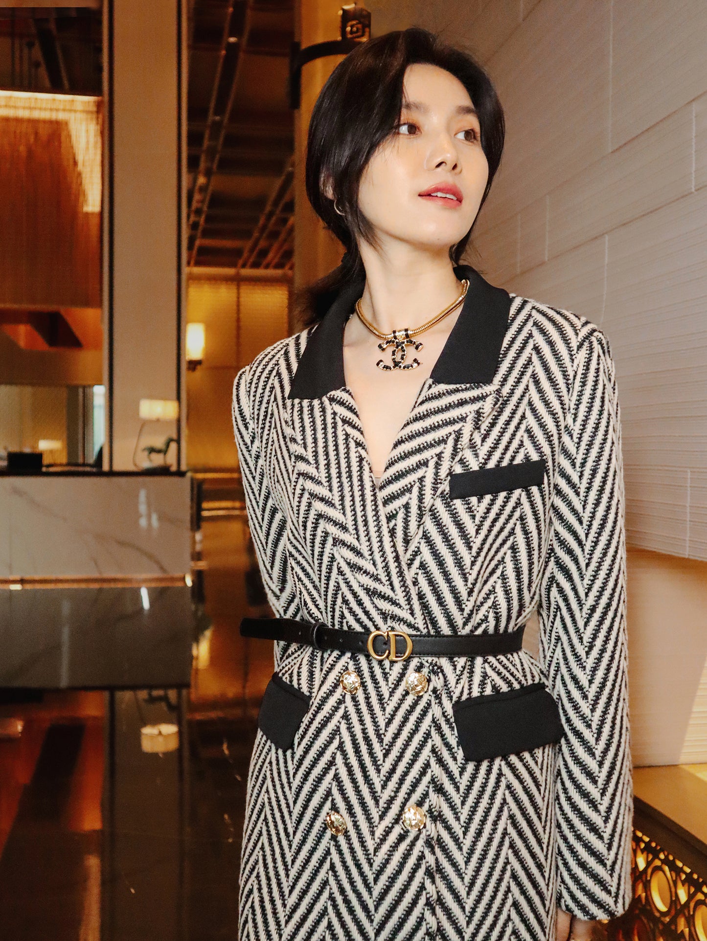Design sense niche high-end black and white herringbone stitching classic suit collar long coat- Duli
