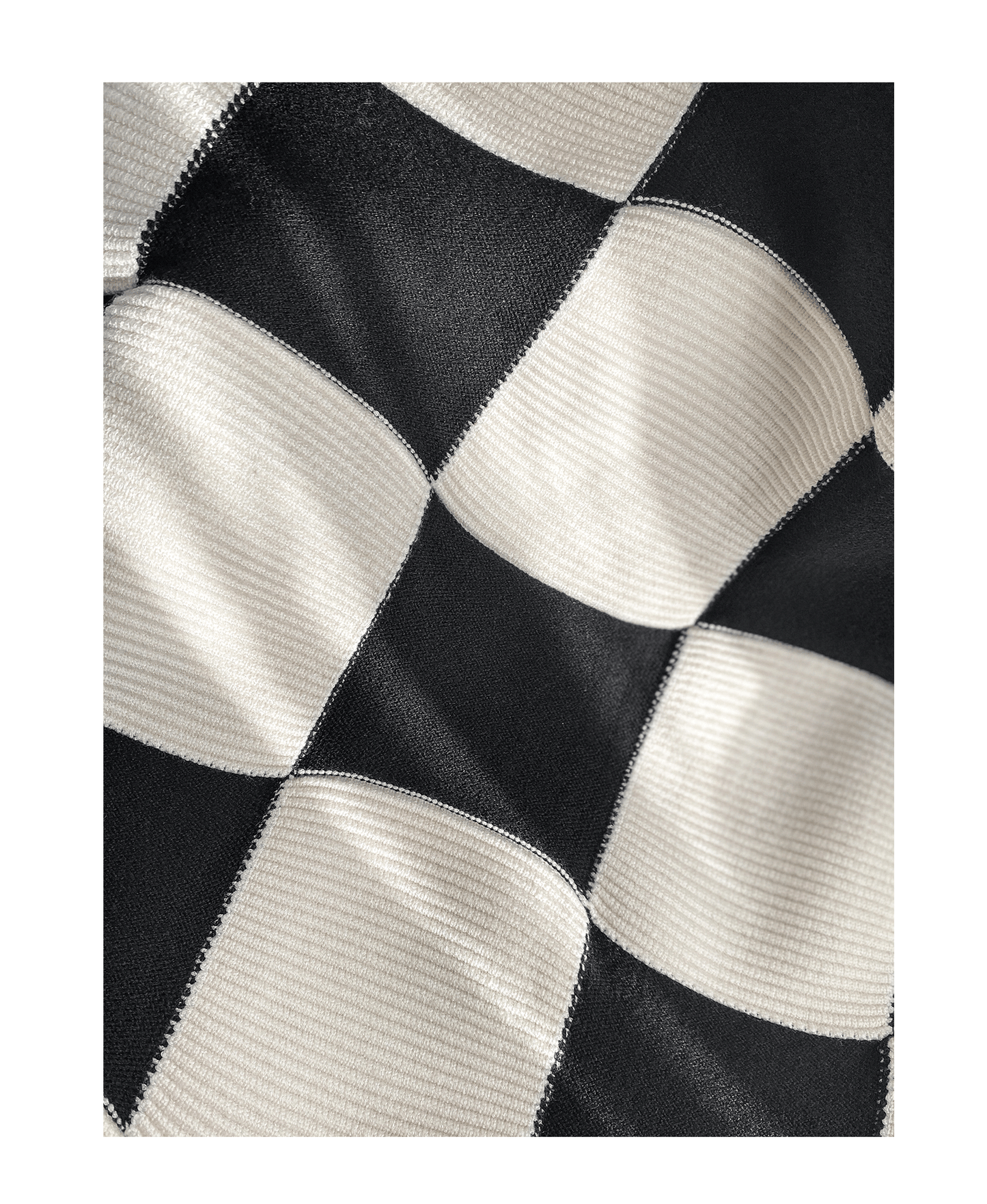 Huanzi classic black and white checkerboard high waist slim knitted fishtail skirt for women- Tiloa