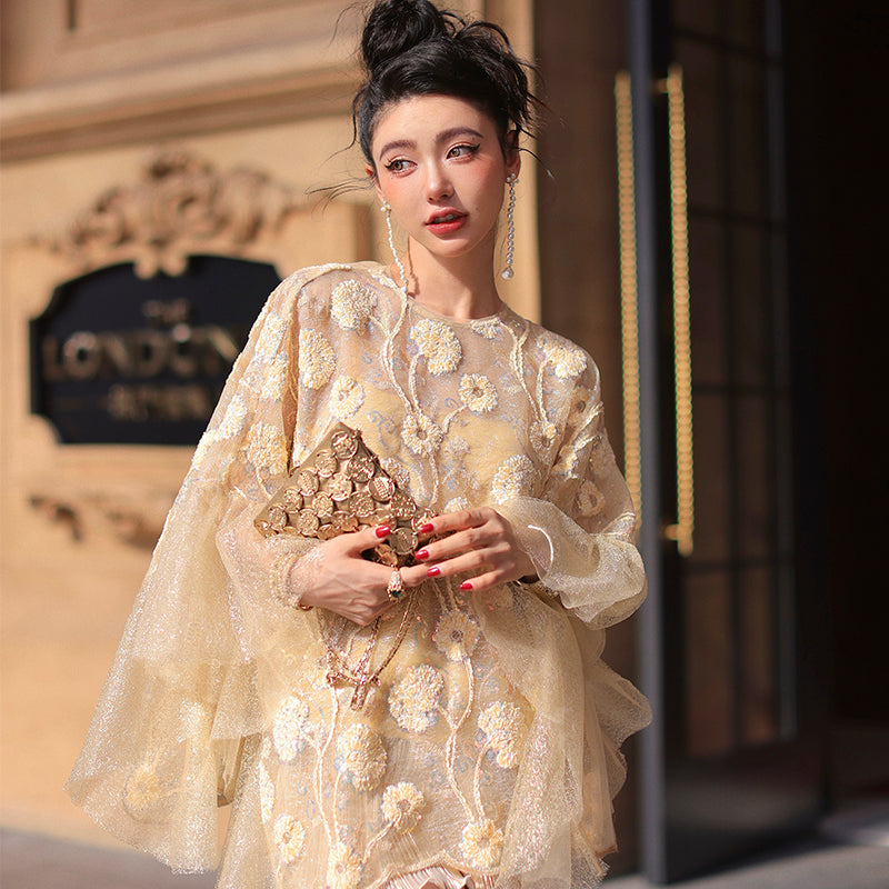 Exquisite Three-dimensional flower cape top + gilt wavy short suit set - Ilyia