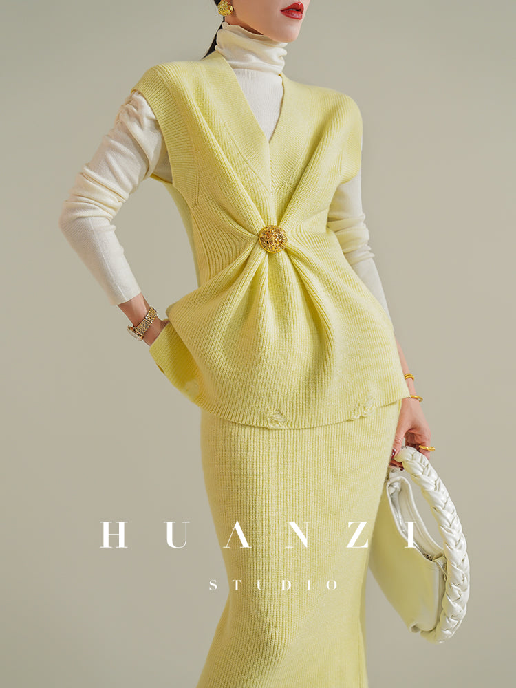 Huanzi custom knitted elegant fashion minimalist lazy V-neck suit fishtail skirt vest cardigan autumn and winter women