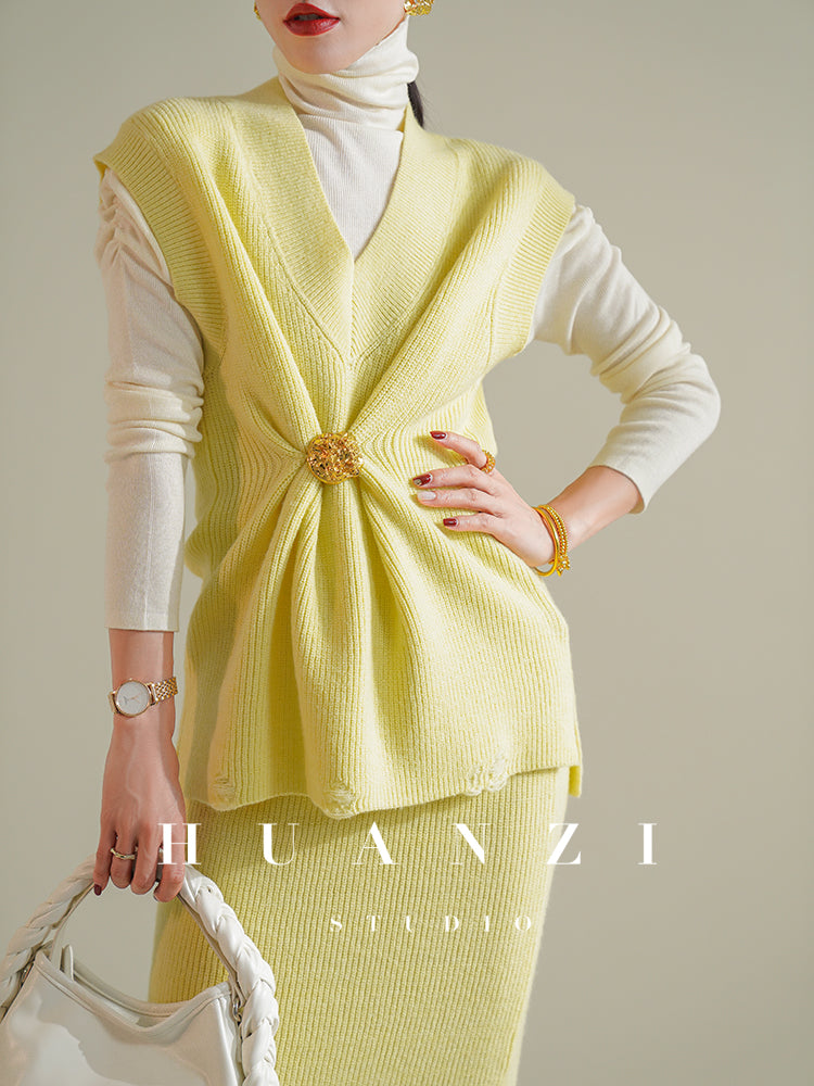 Huanzi custom knitted elegant fashion minimalist lazy V-neck suit fishtail skirt vest cardigan autumn and winter women