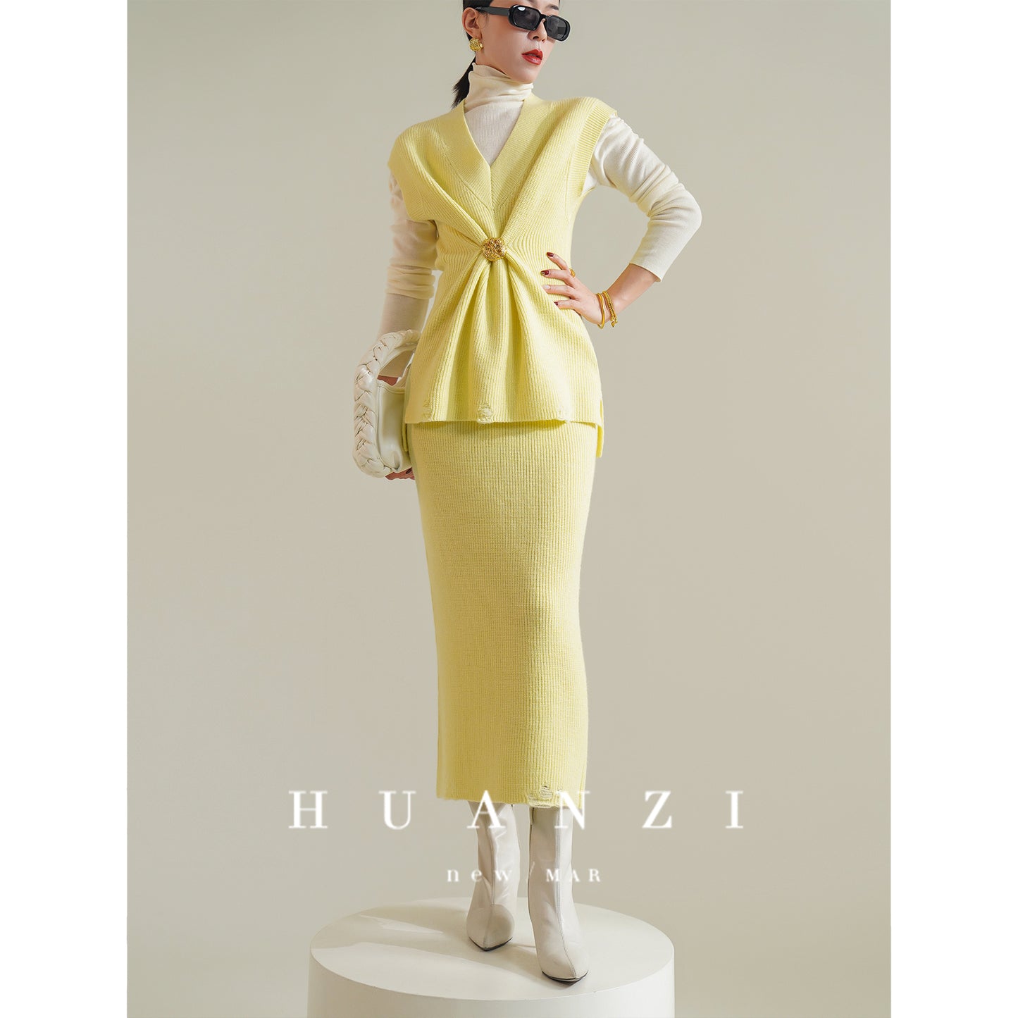 Huanzi custom knitted elegant fashion minimalist lazy V-neck suit fishtail skirt vest cardigan autumn and winter women