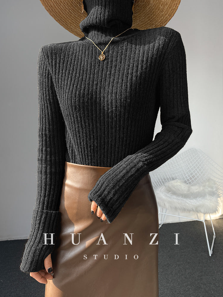 High end pile collar knitted turtleneck sweater -Sulia Black