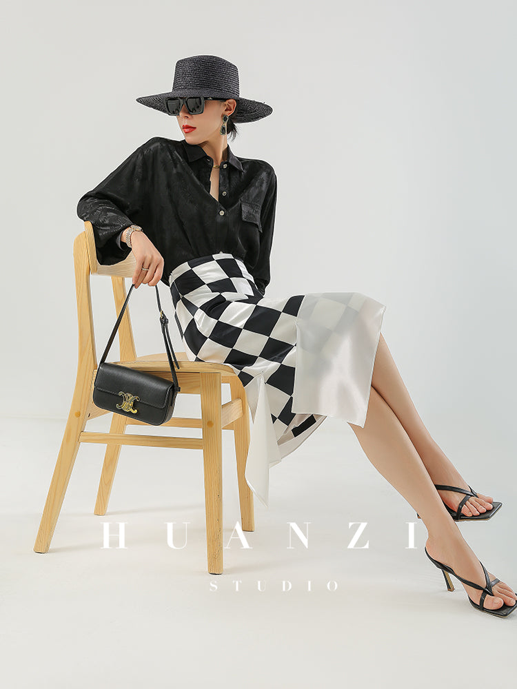 Huanzi custom triacetic acid silk checkerboard irregular black and white skirt - Rota