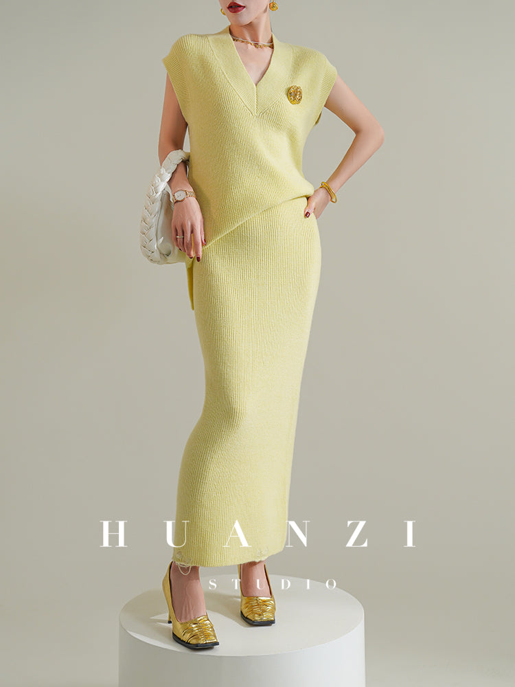 Huanzi custom knitted elegant fashion minimalist lazy V-neck suit fishtail skirt vest cardigan autumn and winter women