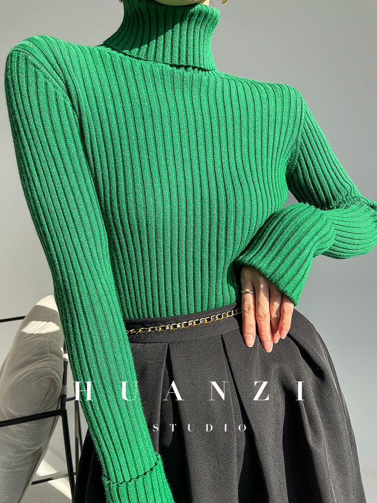 High end pile collar knitted turtleneck sweater -Sulia Painting Green