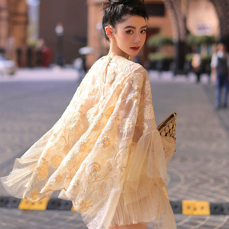Exquisite Three-dimensional flower cape top + gilt wavy short suit set - Ilyia