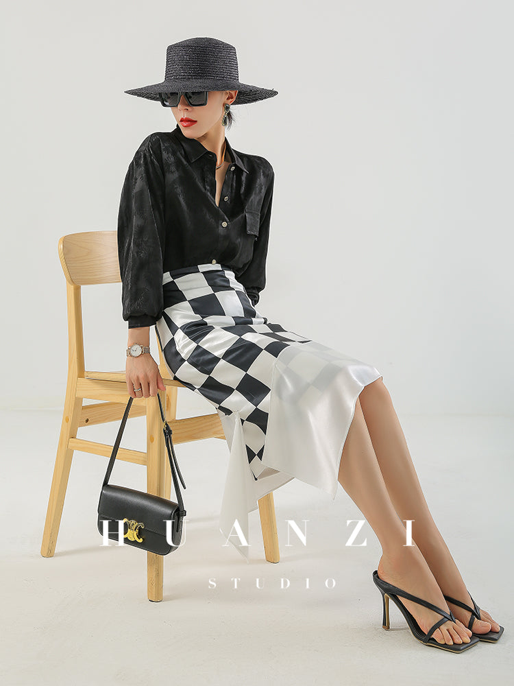 Huanzi custom triacetic acid silk checkerboard irregular black and white skirt - Rota