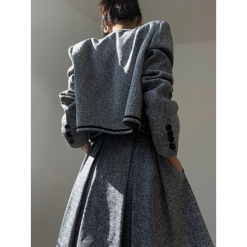 Aconiconi  Elegant gray pleated dress and short jacket - Kawashima Girl