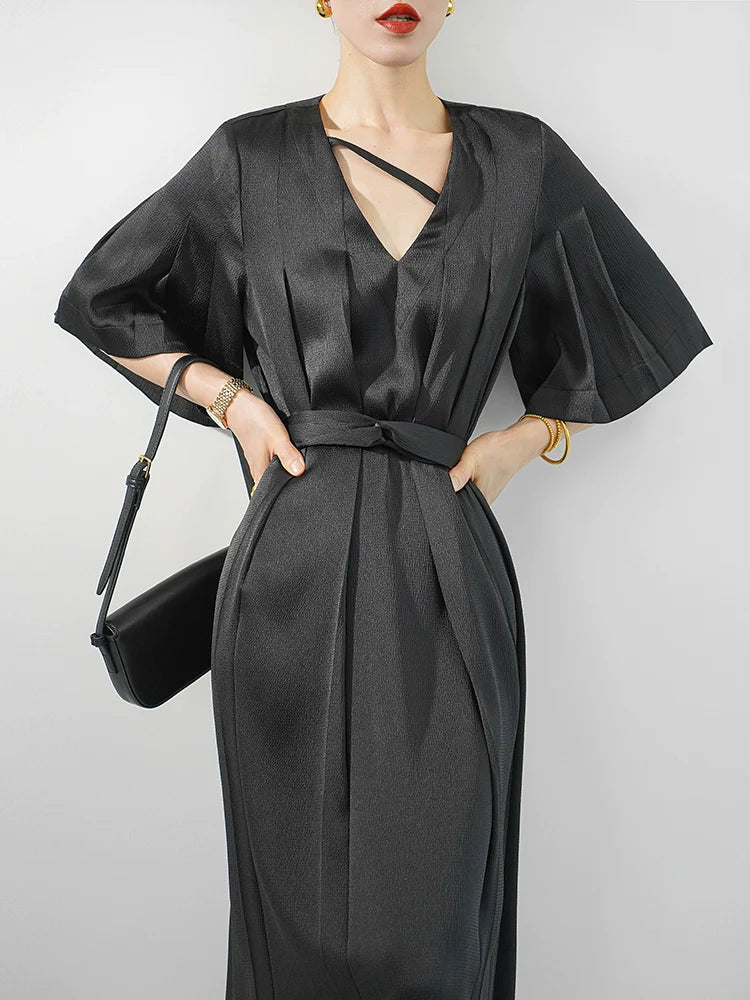 Huanzi high-end satin black V-neck slim pleated dress - Nigoi