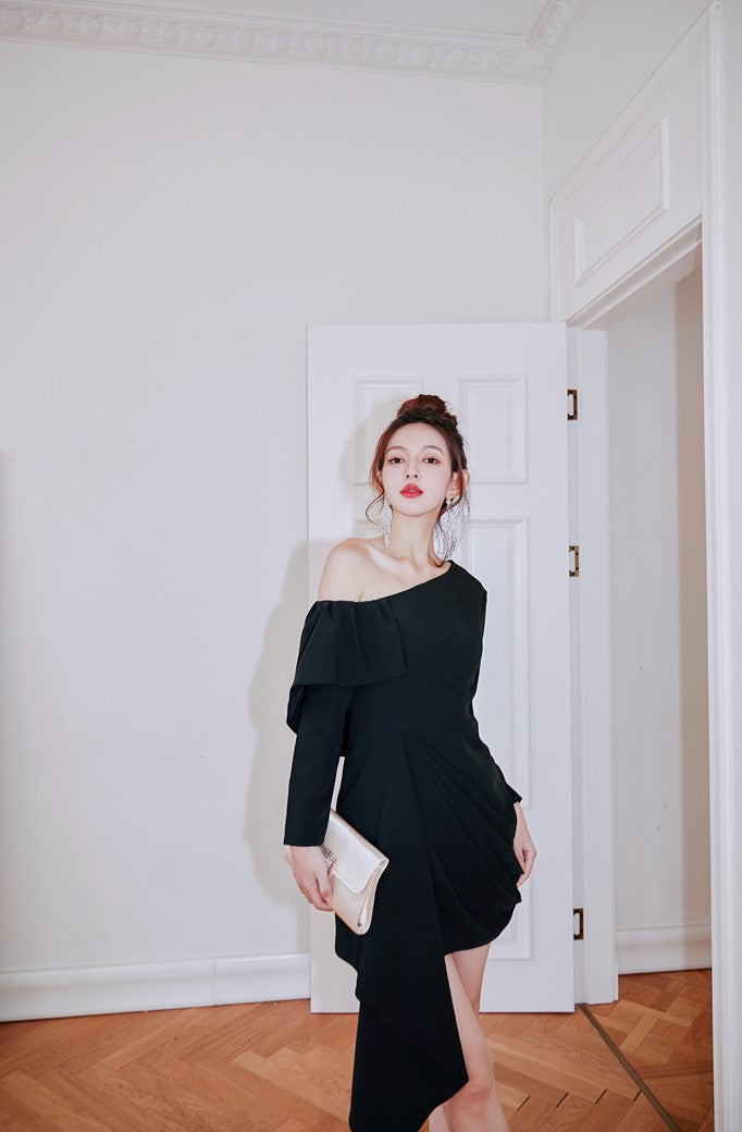 DOLLY Luxury Black Pleated One Shoulder Long Sleeve Irregular Midi Dress-RAIN