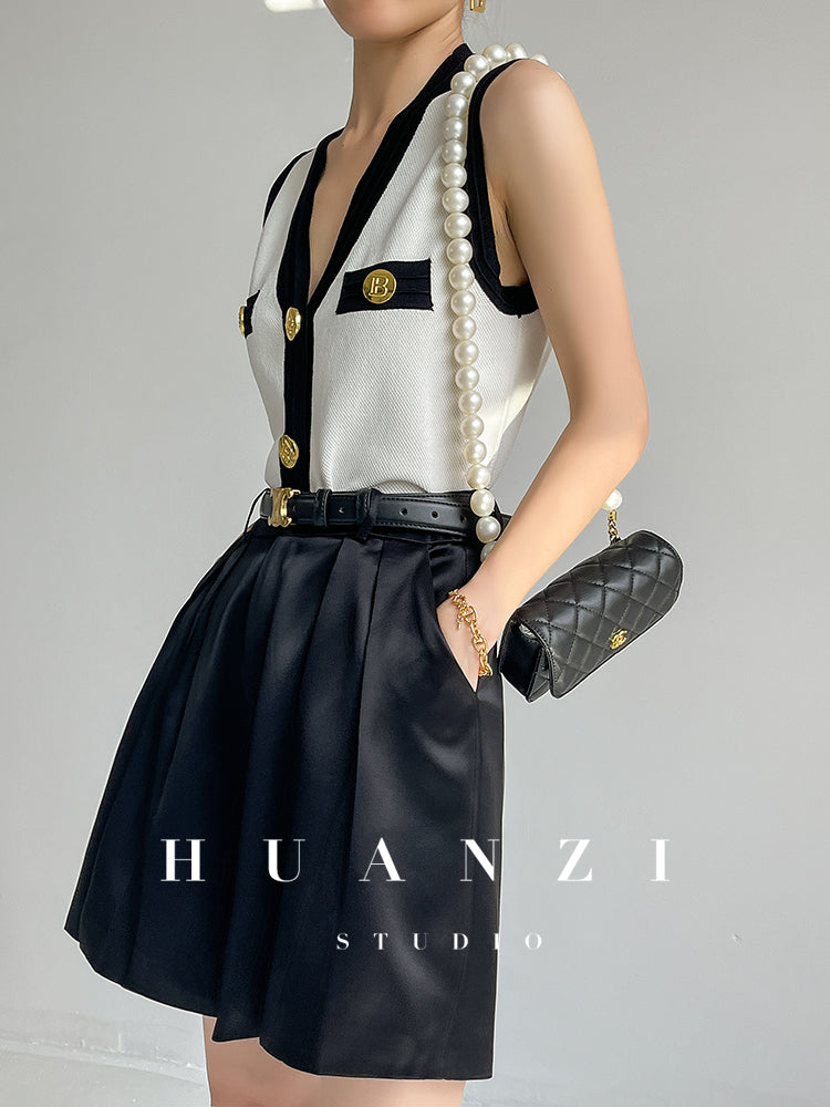 Huanzi custom V-neck knitting sleeveless blakc abd white top - Chiae