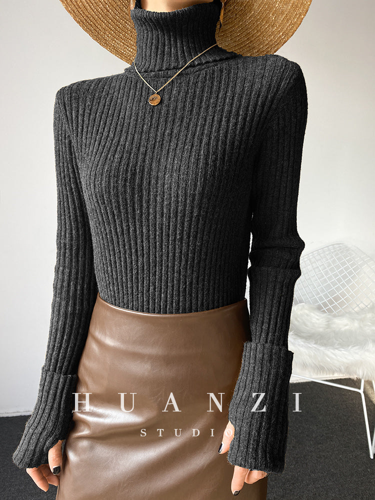 High end pile collar knitted turtleneck sweater -Sulia Black